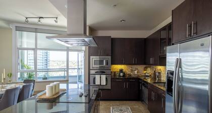 Charming 2-bedroom apartment with fitness room and Pool in downtown San Diego