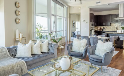 Charming 2-bedroom apartment with fitness room and Pool in downtown San Diego