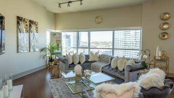 Smart TV, fireplace, computer monitors, printers