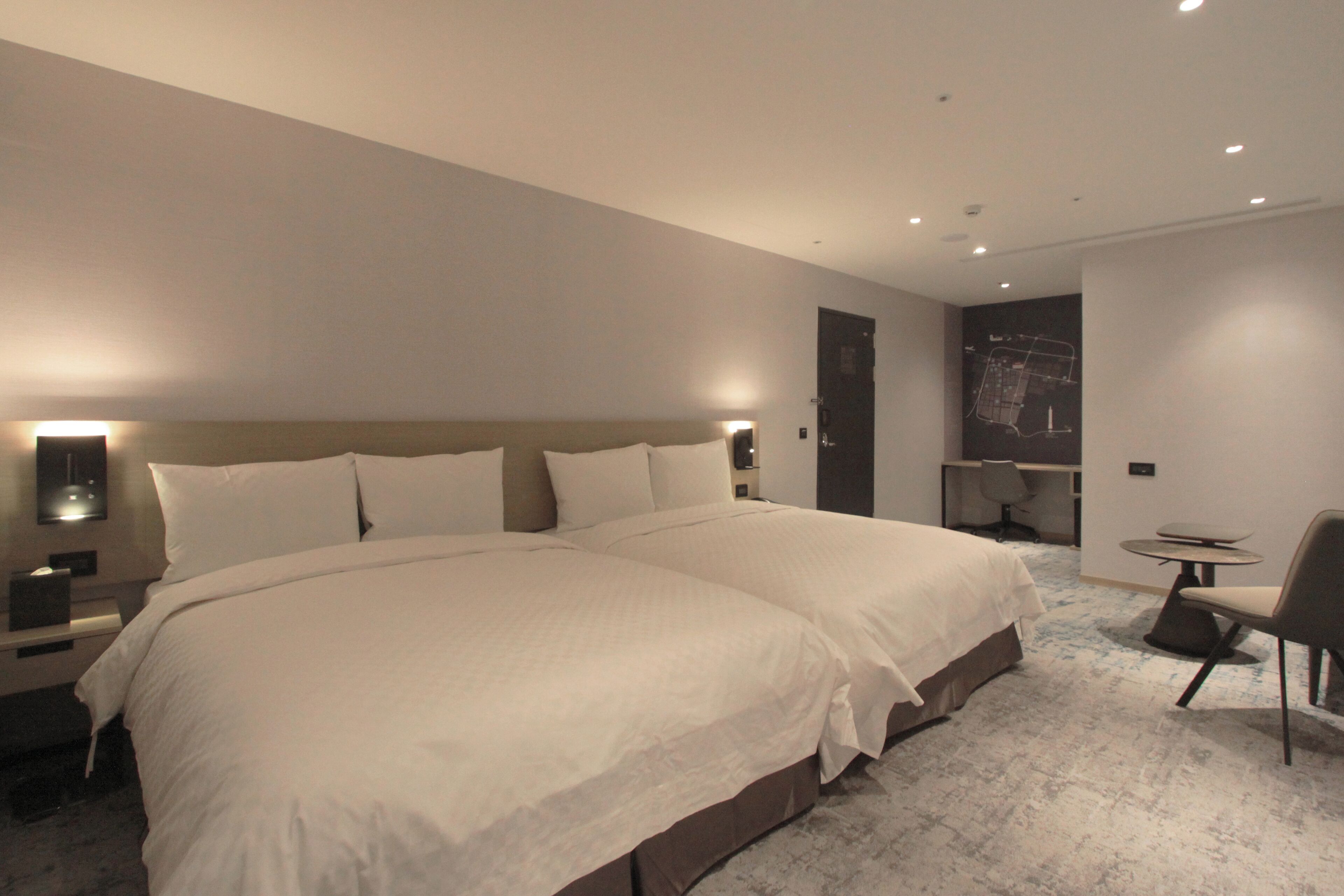 Sky Quad (without window) | Free WiFi, bed sheets