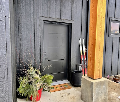 Hanna Creek Suite at Redstone Resort Rossland