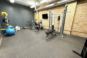 Fitness facility - The Luxe Loft in Canal Park | NEW- Boho-Chic (Duluth)