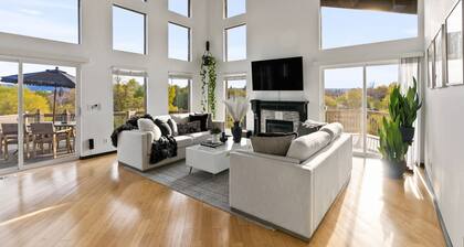 Spacious 5bedroom house with beautiful views of Spokane River & centennial trail