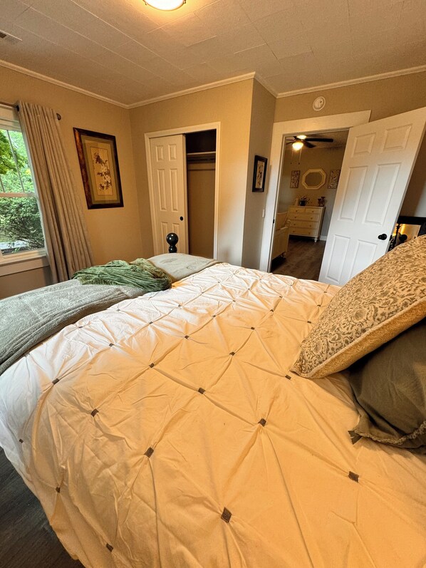 2 habitaciones, wifi gratis y ropa de cama