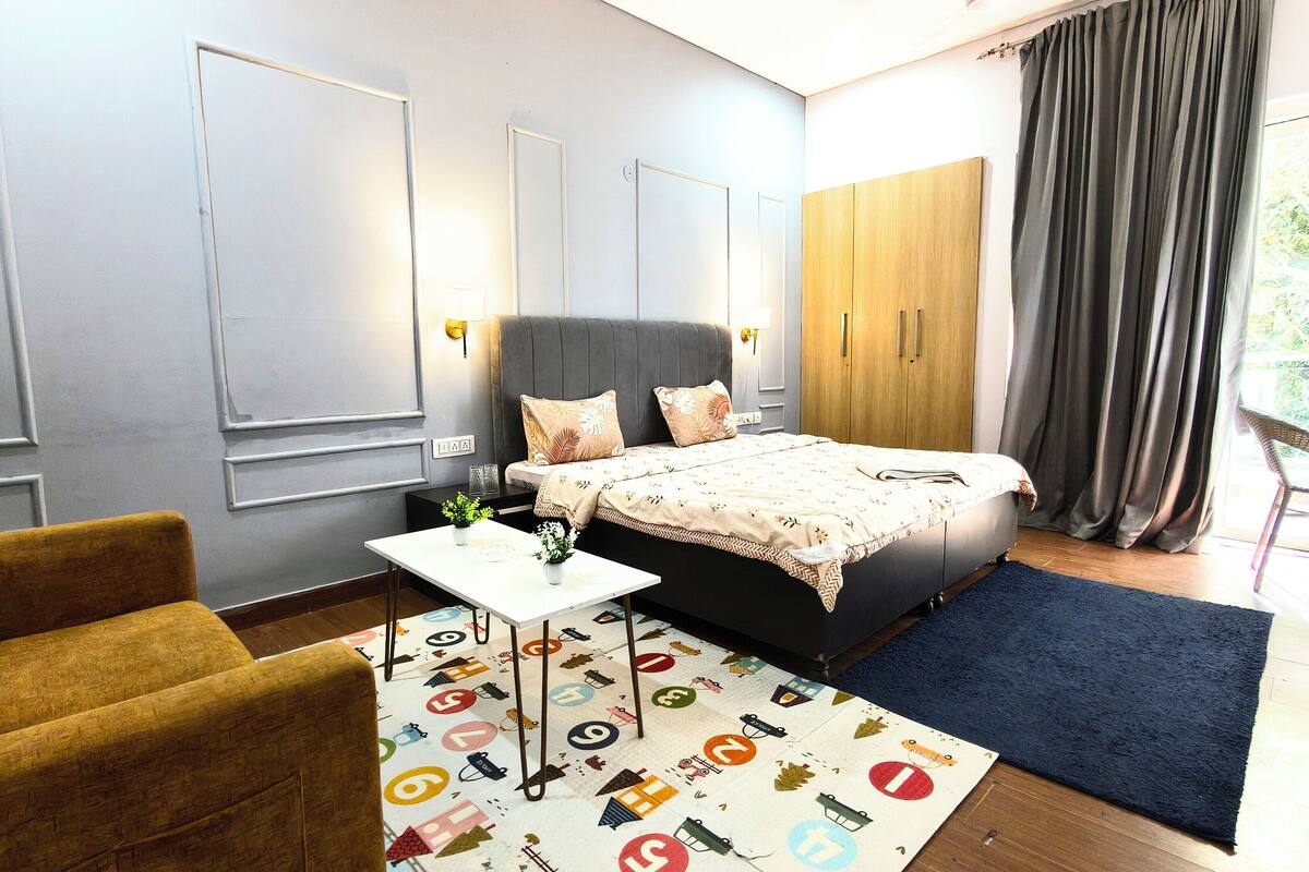 Luxury Studio Suite, City View
