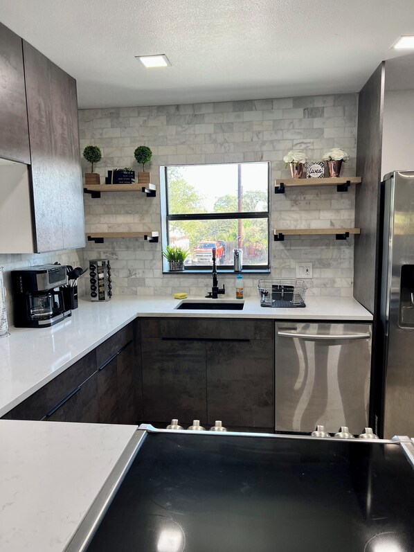 Fridge, microwave, oven, stovetop