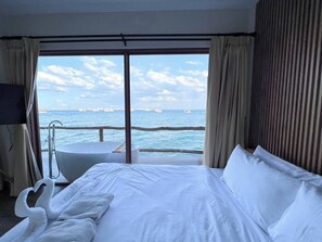 Deluxe Double Room, Ocean View | Free WiFi, bed sheets