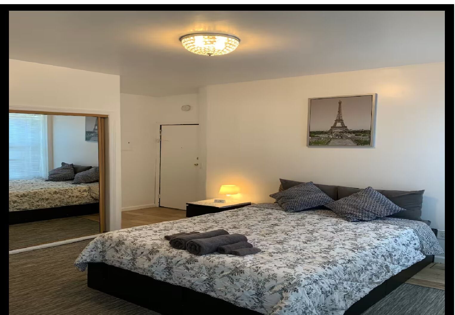 1 bedroom, desk, iron/ironing board, WiFi