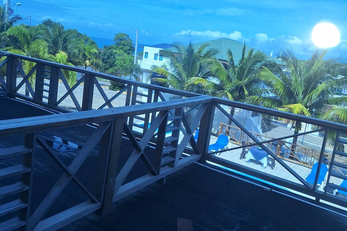 Habitación clásica, balcón, vista a la playa | Wifi gratis
