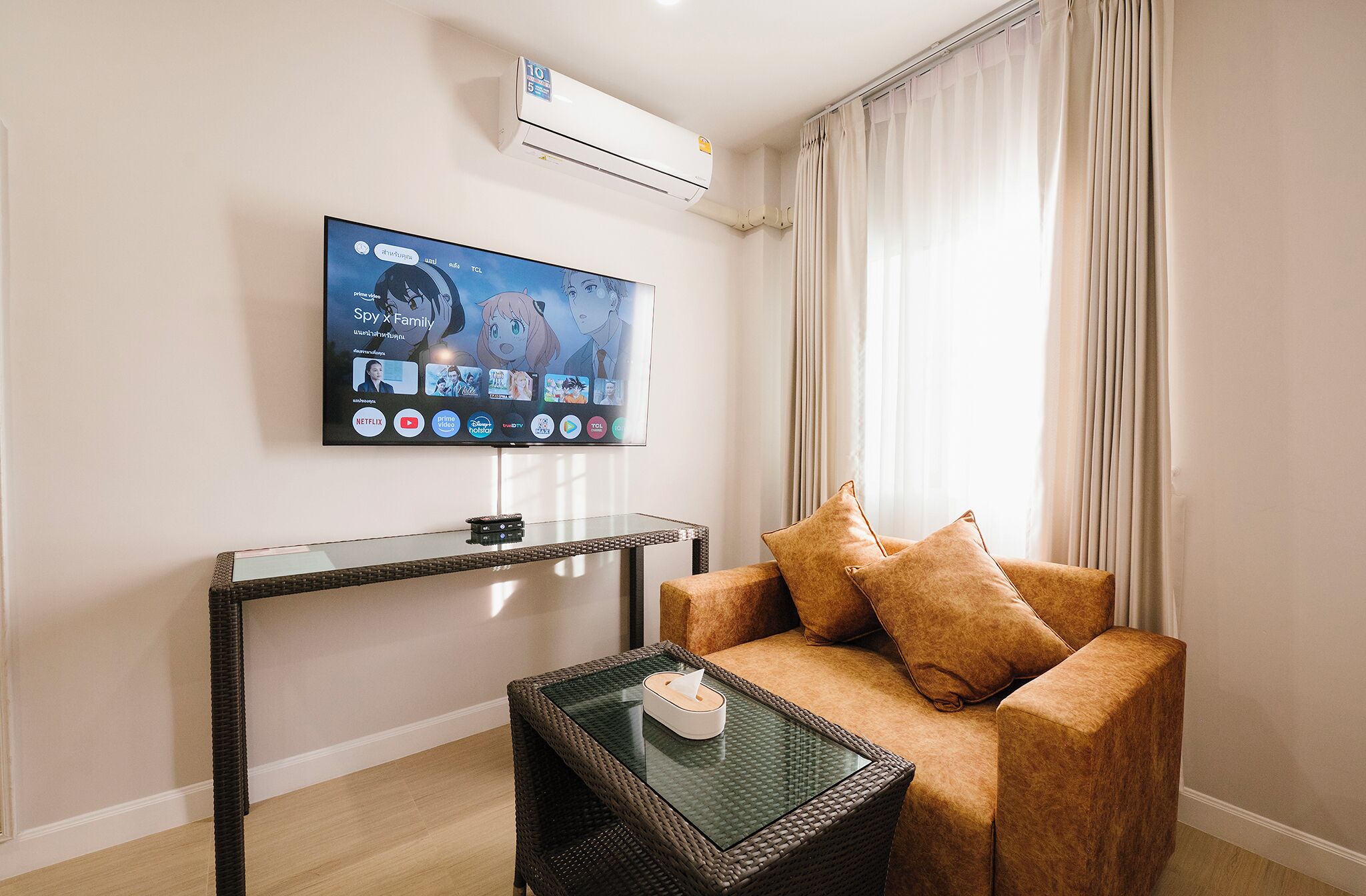 Deluxe Double Room | Living area