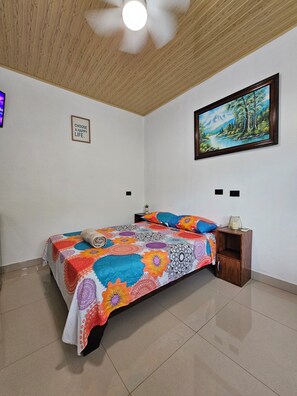 1 bedroom, desk, free WiFi, bed sheets