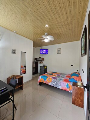 1 bedroom, desk, free WiFi, bed sheets