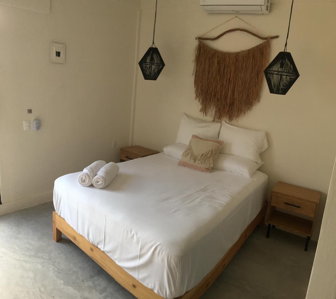 Photo - Black flamingo