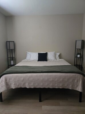 4 bedrooms, desk, iron/ironing board, travel cot