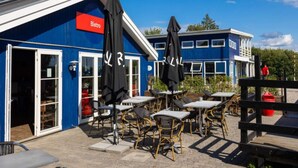 House | Dining - 6 Person Holiday Park Home in Vipperod (Vipperod)