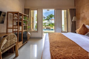Double Room, Balcony, Pool View | Desk, soundproofing, free WiFi - KALM Bali (Canggu)