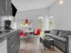 House | Private kitchen - 6 Person Holiday Park Home in Aarhus N (Aarhus)