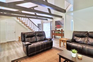 Smart-tv, eldstad och tv-spel