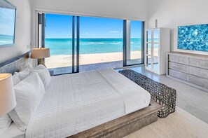 4 habitaciones, tabla de planchar con plancha y cuna de viaje 
