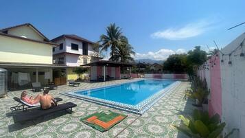 Hồ bơi trong nhà, hồ bơi ngoài trời