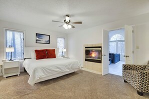 5 bedrooms, iron/ironing board, WiFi, bed sheets
