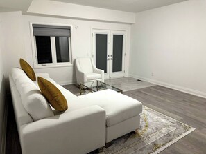 Interior - Golden House Comfort & Style (Clarington)