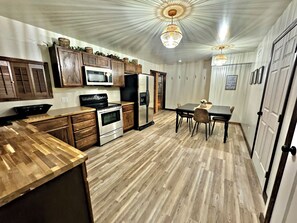 Private kitchen - The Downtown Nook (Mountain View)