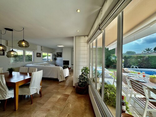 Spacious dream house with pool and garden for the whole family.