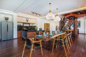 Dining - Villa Tramonto 4 Bedroom by Le Cielo (Umalas)