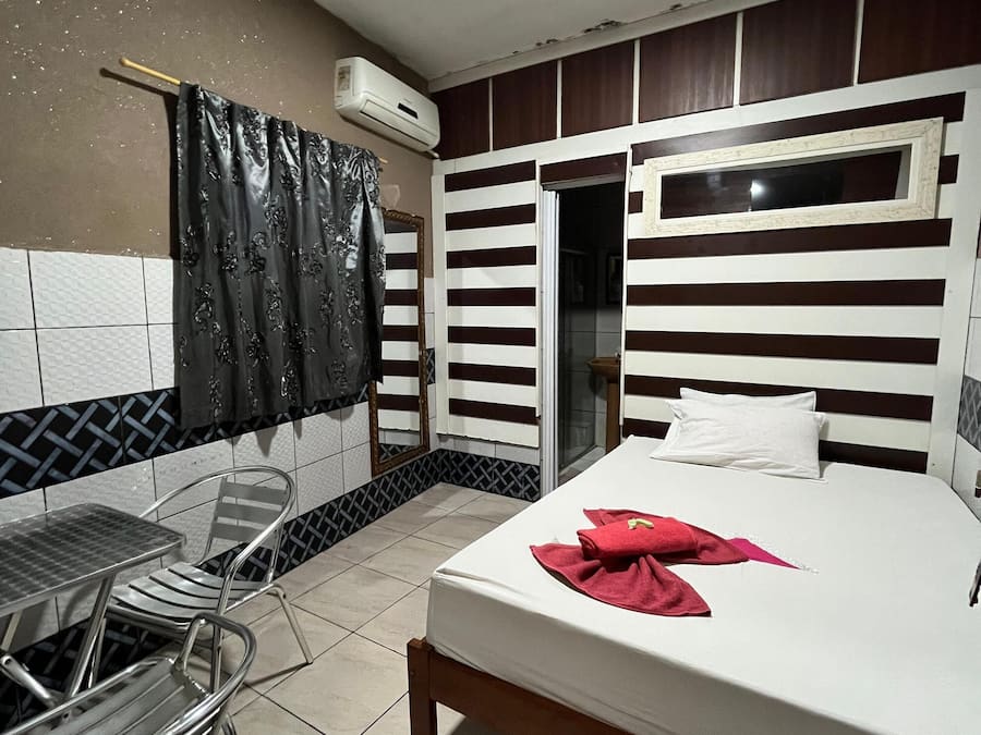 Economy Double or Twin Room | Desk, laptop workspace, iron/ironing board, free WiFi