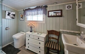 bathroom - Beautiful home in Kongsberg (Kongsberg)