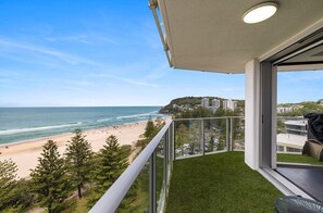 Apartamento superluxo, sacada, vista para a praia | Vista da sacada