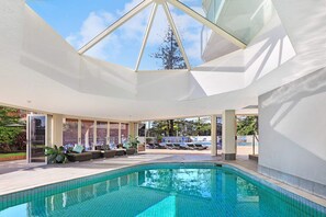 Indoor pool, outdoor pool, pool loungers - Pacific Regis (Burleigh Heads)