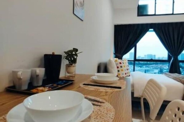 Bügeleisen/Bügelbrett, WLAN, Bettwäsche