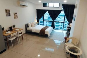 Bügeleisen/Bügelbrett, WLAN, Bettwäsche