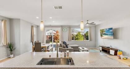 New! Spacious House w/BBQ, theater, nice Newark with AC, BBQ, close to techs