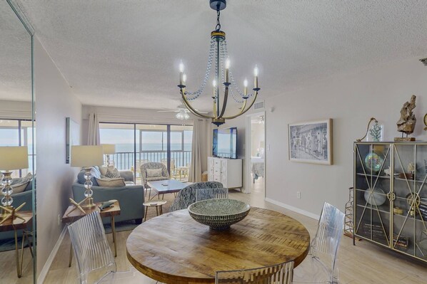 Dining - Beachfront Escape in Madeira Beach: Heated Pool, Hot Tub, Sunset Views + Walkable to Dining & Fun! (Madeira Beach)