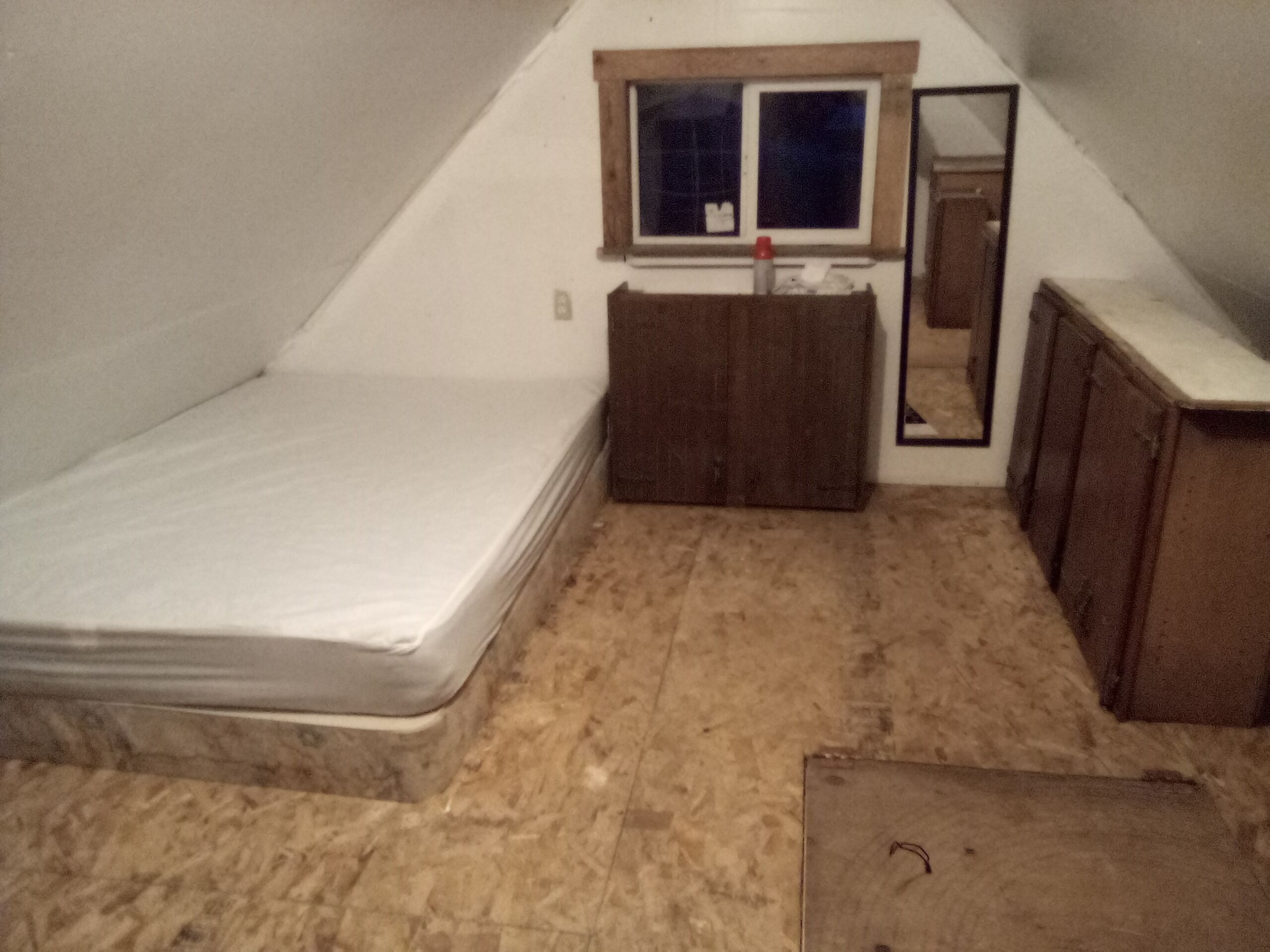 1 bedroom, bed sheets