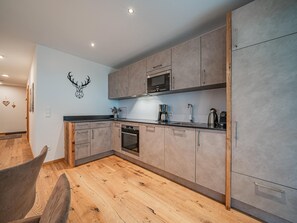 Fridge, microwave, oven, stovetop - Modern wellness oasis with its own sauna (Hollersbach im Pinzgau)