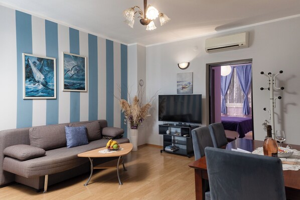 Standard Apartment, Multiple Bedrooms, Mountainside (Seaview House - Magdalena Apartment) | Living area