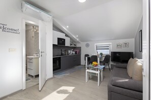 Standard Apartment, Multiple Bedrooms (Seaview House - Leana Apartment) | Living area - Seaview House - Magdalena Apartment (Krsan)