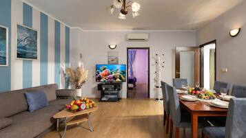 21-Zoll-Smart-TV mit Satellitenempfang