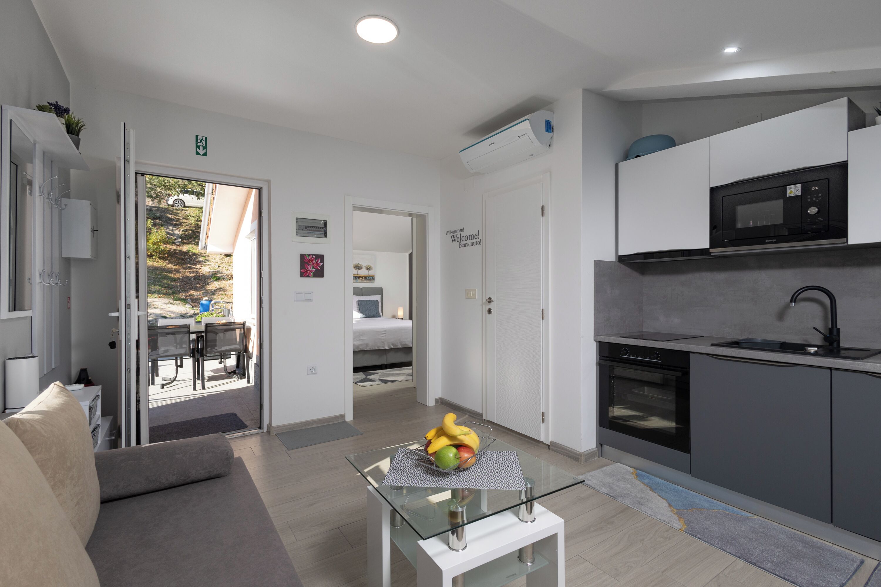 Standard-Apartment, 1 Schlafzimmer (Seaview House - Leana Apartment) | Eigene Küche | Kühlschrank, Mikrowelle, Ofen, Herdplatte
