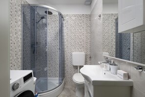 Standard Apartment, Multiple Bedrooms (Seaview House - Leana Apartment) | Bathroom | Combined shower/bathtub, hair dryer, towels, soap - Seaview House Apartments (Krsan)