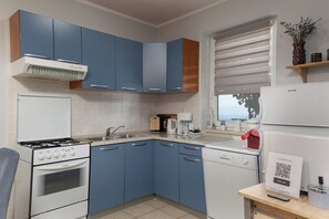 Standard Apartment, Multiple Bedrooms, Mountainside (Seaview House - Magdalena Apartment) | Private kitchen