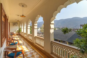 Deluxe-dobbeltværelse - bjergudsigt | Terrasse/gårdhave