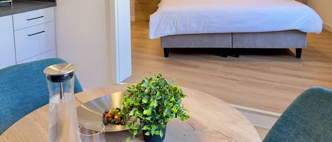 1 bedroom, in-room safe, iron/ironing board, free WiFi