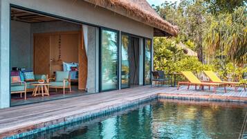 Villa - 2 sovrum (Garden Pool) | Minibar med vissa gratis produkter och värdeförvaringsskåp på rummet