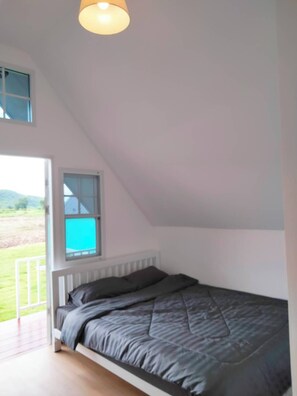 Yhden hengen classic-huone, 1 keskisuuri parisänky, oma kylpyhuone, näköala laguunille | Työpöytä, kannettavalle tietokoneelle sopiva työtila, ilmainen Wi-Fi