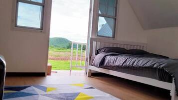 Classic Single Room, 1 Queen Bed, Private Bathroom, Lagoon View | Desk, laptop workspace, free WiFi